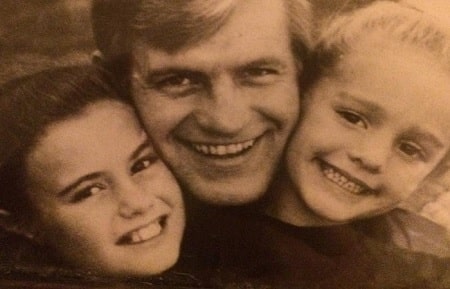 A picture of Jerry Van Dyke with his daughters; Jerri Lynn Dyke and Kelly Jean Van Dyke.